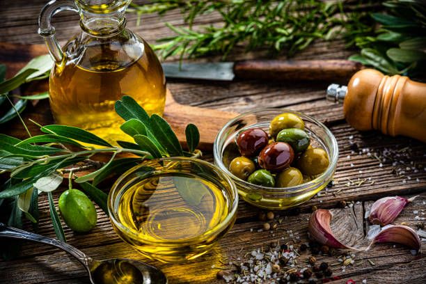 Salcë për sallatë me vaj ulliri: 7 receta të shpejta
